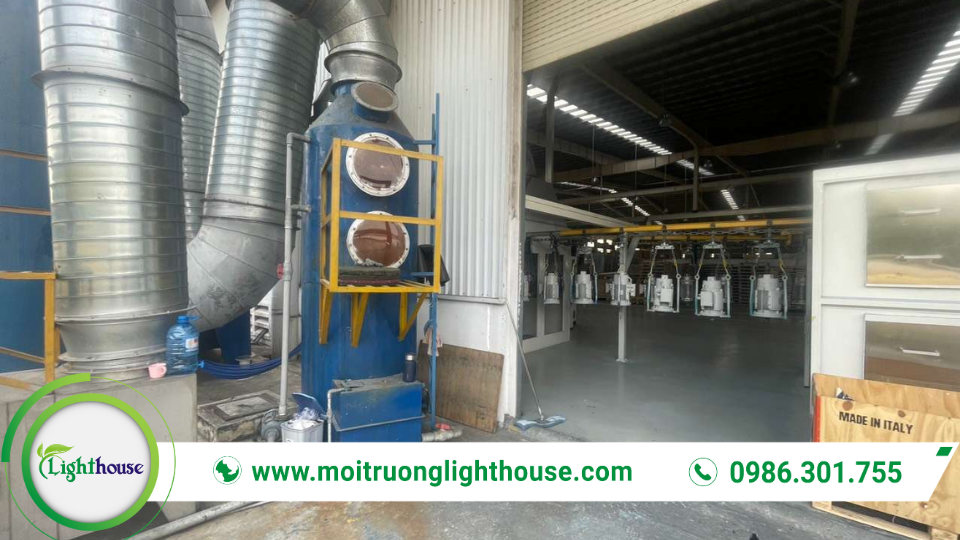 Hệ thống xử lý khí thải hiệu quả: Giới thiệu, loại hình & công nghệ tiên tiến 3 Hệ thống xử lý khí thải tại nhà máy gồm thiết bị lọc bụi và xử lý khí độc, đảm bảo tuân thủ quy chuẩn môi trường.