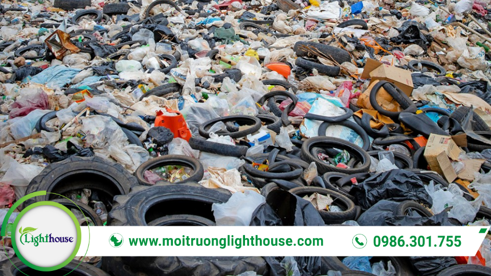 Kế hoạch ứng phó sự cố môi trường: Hướng dẫn chi tiết và đầy đủ 4 Kế hoạch ứng phó sự cố môi trường đối với chất thải rắn: thu gom, vận chuyển và xử lý rác thải đúng quy định.