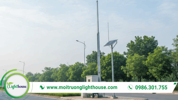 Trạm quan trắc môi trường tự động ngoài trời giám sát chất lượng không khí theo thời gian thực.