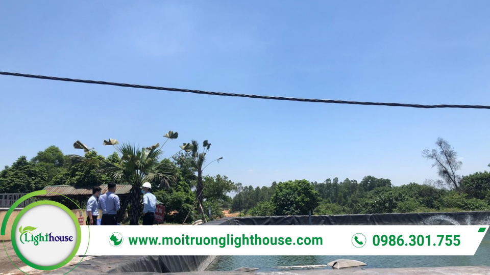 Hoạt động quan trắc môi trường định kỳ tại hiện trường nhằm đánh giá hiện trạng môi trường xung quanh.