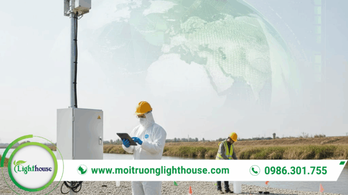 Trạm quan trắc môi trường tự động ngoài trời đo các thông số không khí liên tục và truyền dữ liệu theo thời gian thực.