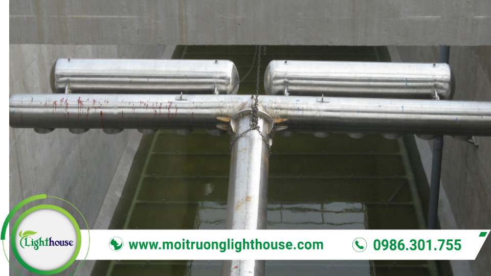 Bể SBR xử lý nước thải: Giải pháp hiệu quả và bền vững cho môi trường 3 Bể SBR xử lý nước thải – cụm máng/ống thu nước sau lắng, tách bùn và xả nước trong ra công đoạn tiếp theo.