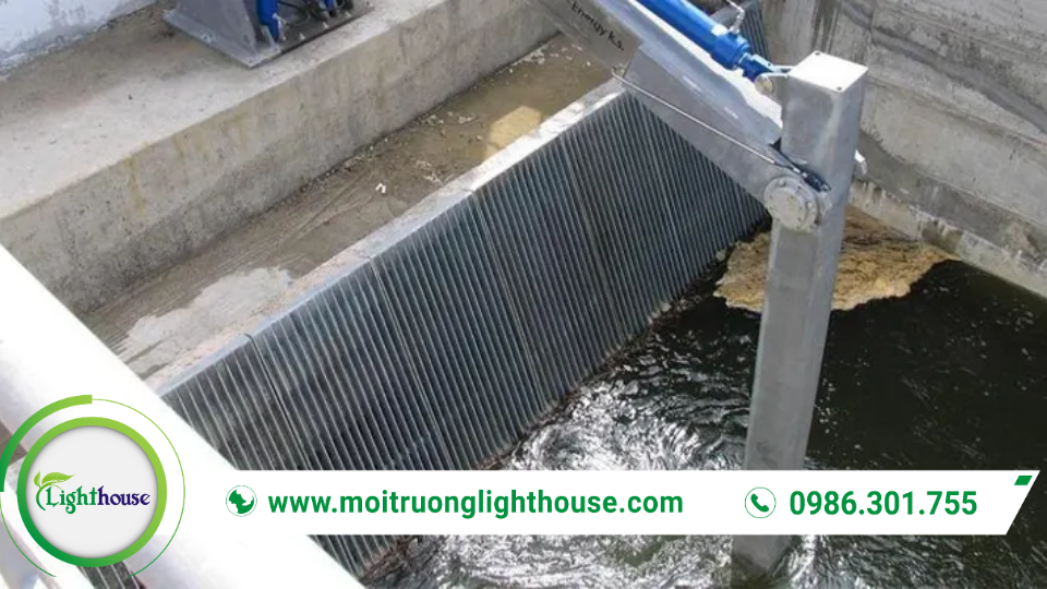 Bể Tách Dầu Mỡ Trong Xử Lý Nước Thải: Hướng Dẫn Chi Tiết 2 Bể tách dầu mỡ trong xử lý nước thải được lắp đặt tại khu thu gom để tách dầu mỡ ngay từ đầu nguồn, tăng hiệu quả vận hành hệ thống.